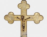 Maldyno „Magnificat“ viršelyje – kryžius pacifikalas iš Trakų
